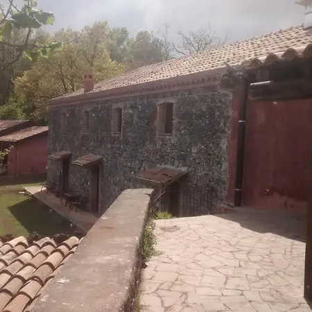 农家乐 La Caraffara Sull' Etna *