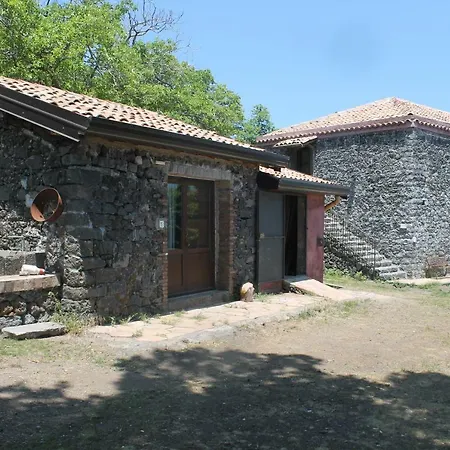 La Caraffara Sull' Etna 农家乐 Puntalazzo