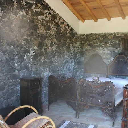 La Caraffara Sull' Etna *